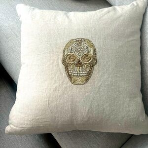 Sferra Embroideres Skull Pillow